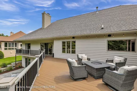 Exterior - 406 W Spring Meadows Ln, Dewitt, MI 48820 photo 6 of 7