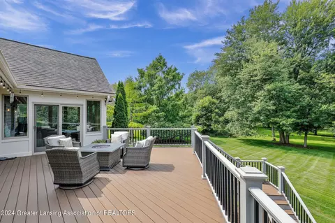 Exterior - 406 W Spring Meadows Ln, Dewitt, MI 48820 photo 5 of 7
