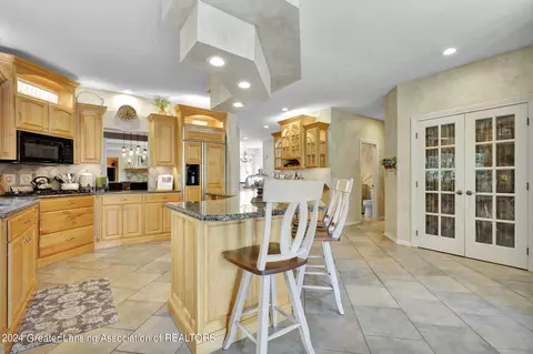 Kitchen - 406 W Spring Meadows Ln, Dewitt, MI 48820 photo 6 of 9