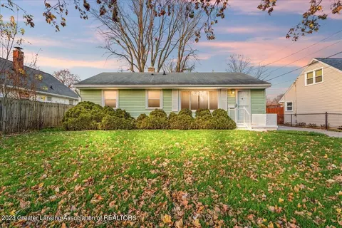 1109 Samantha St, Lansing, MI 48910