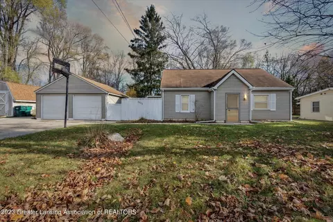 3320 Creston Ave, Lansing, MI 48906