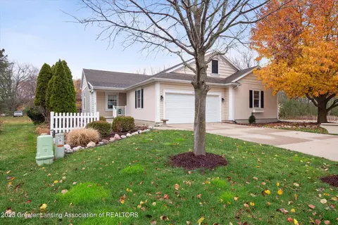 4176 Hamlet Cv #15, Bath, MI 48808