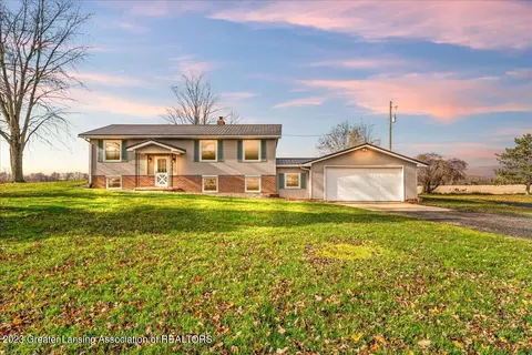 11750 Ainsworth Rd, Lake Odessa, MI 48849