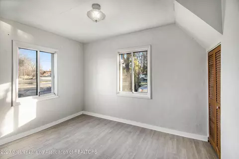 2010 E Cavanaugh Rd, Lansing, MI 48910 photo 11