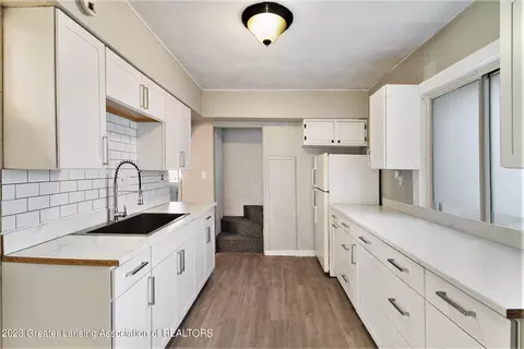 2010 E Cavanaugh Rd, Lansing, MI 48910 photo 6