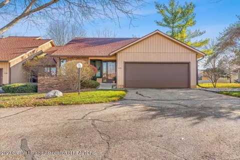 1606 Willow Creek Dr #53, Lansing, MI 48917