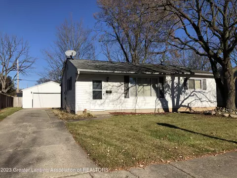 3330 Glenbrook Dr, Lansing, MI 48910