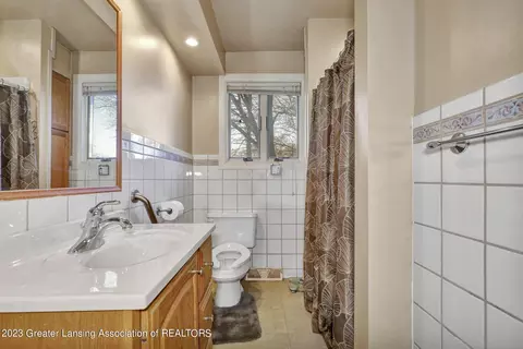 1389 Mayfield Dr, Lansing, MI 48906 photo 21