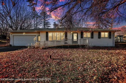 1389 Mayfield Dr, Lansing, MI 48906