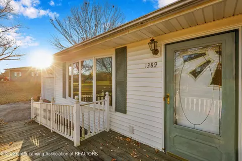 1389 Mayfield Dr, Lansing, MI 48906 photo 8