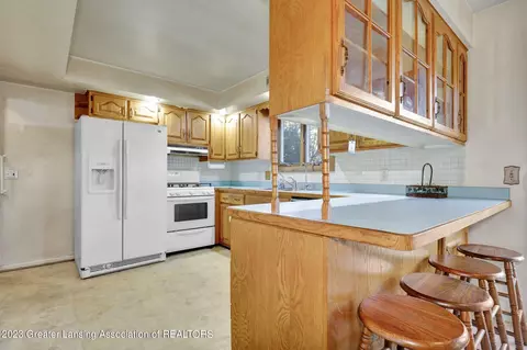 1389 Mayfield Dr, Lansing, MI 48906 photo 12