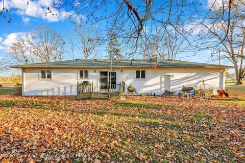 1389 Mayfield Dr, Lansing, MI 48906 photo 6