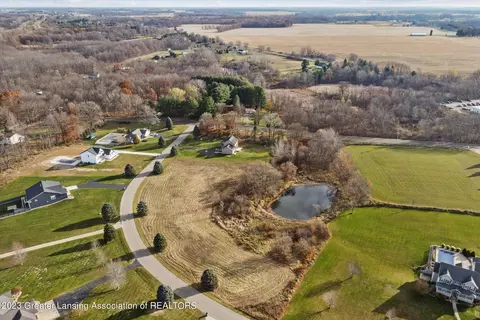 3 Ryon Dr, Olivet, MI 49076 photo 2