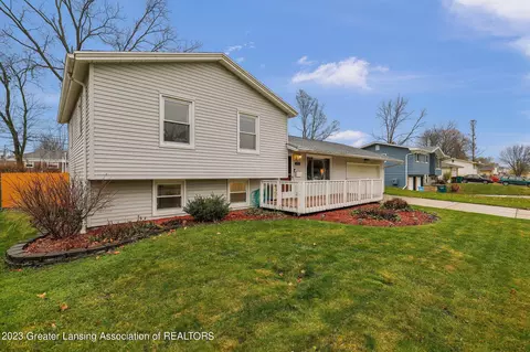 2516 Leon Ave, Lansing, MI 48906