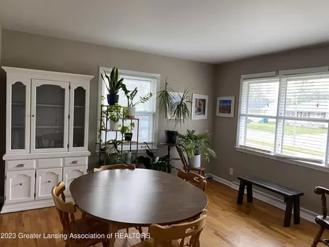 4901 Alpha St, Lansing, MI 48910 photo 2