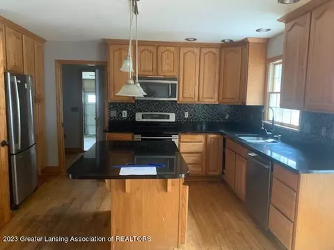 7626 Oakview Dr, Owosso, MI 48867 photo 2
