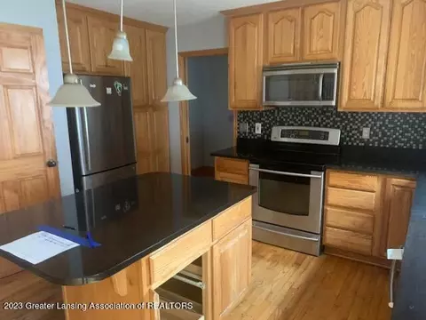 7626 Oakview Dr, Owosso, MI 48867 photo 4