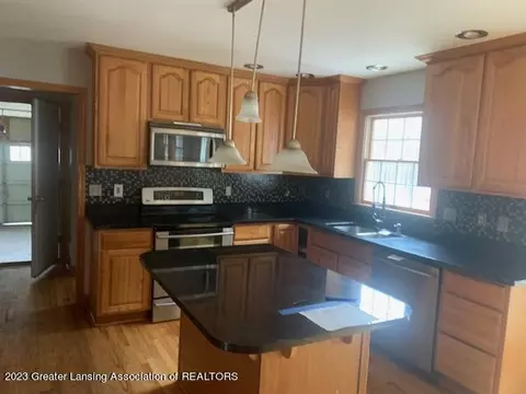 7626 Oakview Dr, Owosso, MI 48867 photo 3