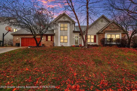 2205 Cheltingham Blvd, Lansing, MI 48917