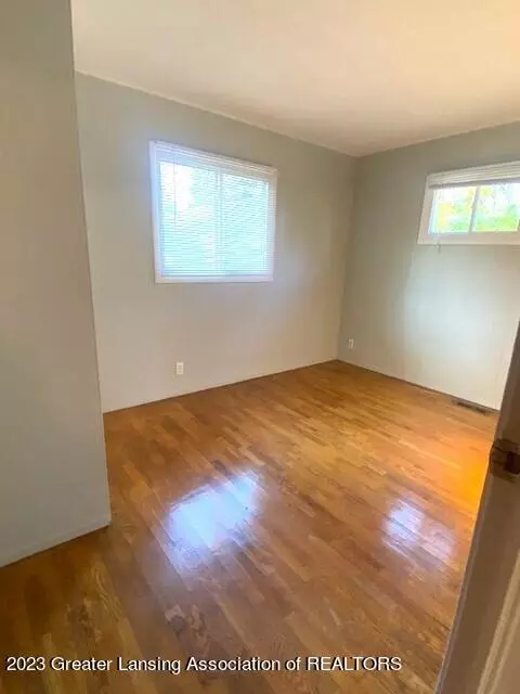 405 E Gibbs St, Saint Johns, MI 48879 photo 10