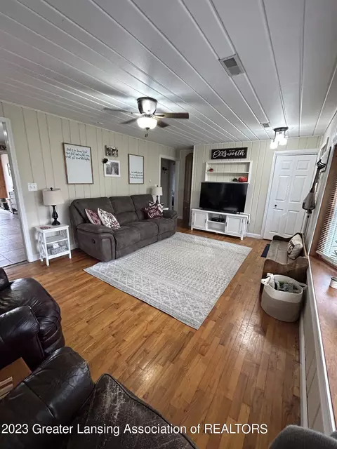 14076 Turner Rd, Dewitt, MI 48820 photo 4