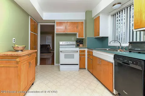3210 Timber Dr, Lansing, MI 48917 photo 7