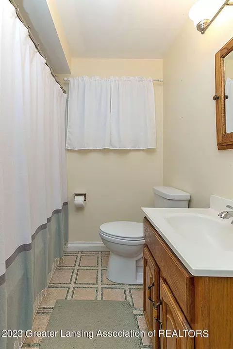 3210 Timber Dr, Lansing, MI 48917 photo 15