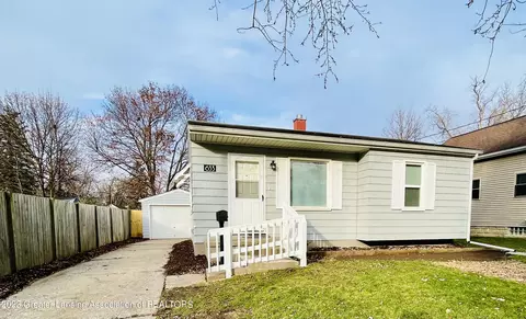 633 Denver St, Lansing, MI 48910