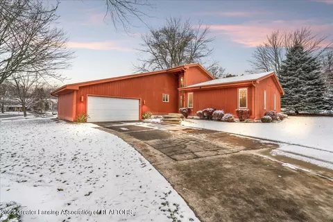 4190 Indian Glen Dr, Okemos, MI 48864