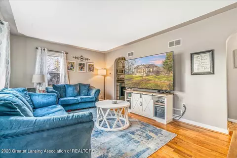 701 E Baldwin St, Saint Johns, MI 48879 photo 6