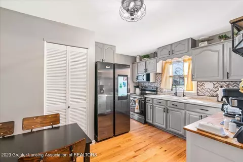 701 E Baldwin St, Saint Johns, MI 48879 photo 8