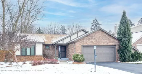 2588 Woodhill Dr, Okemos, MI 48864
