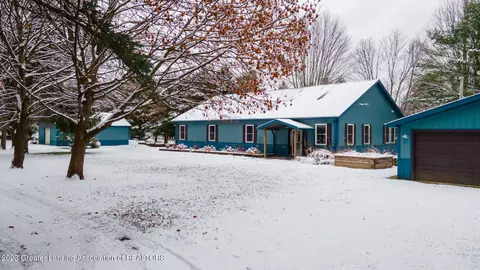 9585 N Parma Rd, Springport, MI 49284