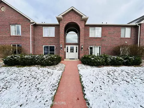 322 Pere Marquette Dr #1, Lansing, MI 48912
