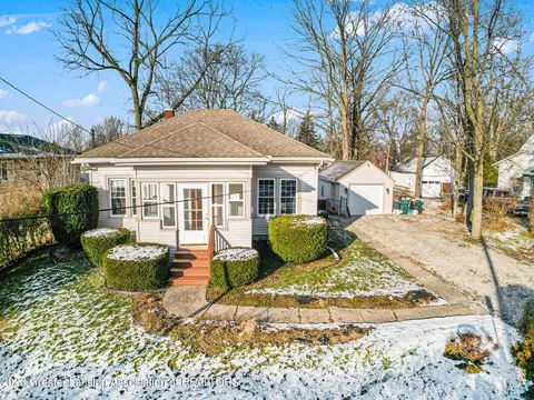 1531 Snyder Rd, East Lansing, MI 48823