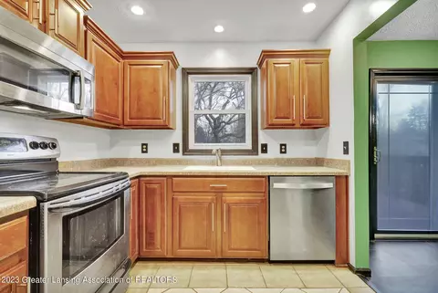 429 Jade Dr, Lansing, MI 48917 photo 13