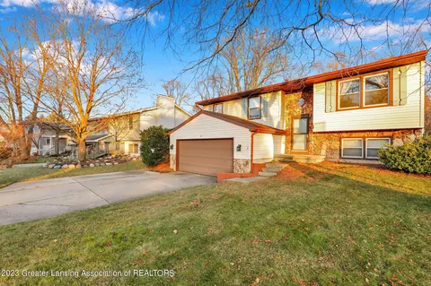 429 Jade Dr, Lansing, MI 48917 photo 6