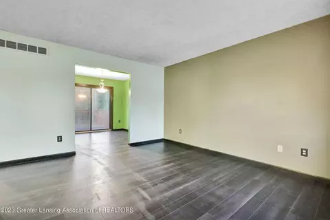 429 Jade Dr, Lansing, MI 48917 photo 8
