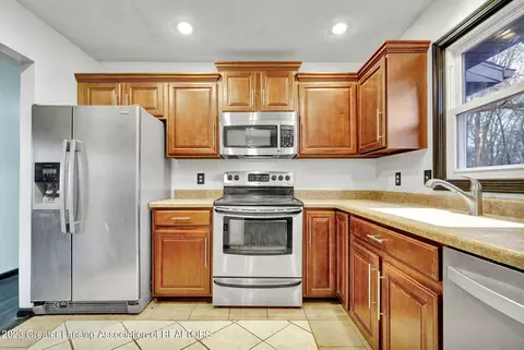 429 Jade Dr, Lansing, MI 48917 photo 11
