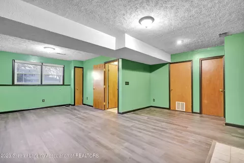 429 Jade Dr, Lansing, MI 48917 photo 23