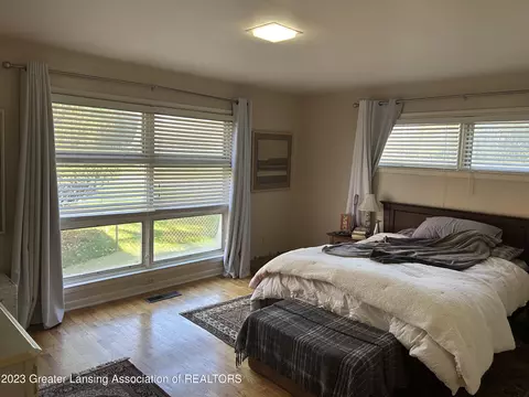 904906 N Hagadorn Rd, East Lansing, MI 48823