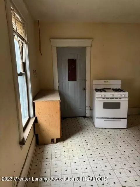 118 W Csar E Chvez Ave, Lansing, MI 48906 photo 7