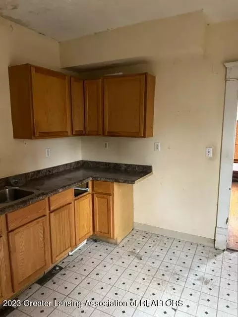 118 W Csar E Chvez Ave, Lansing, MI 48906 photo 9