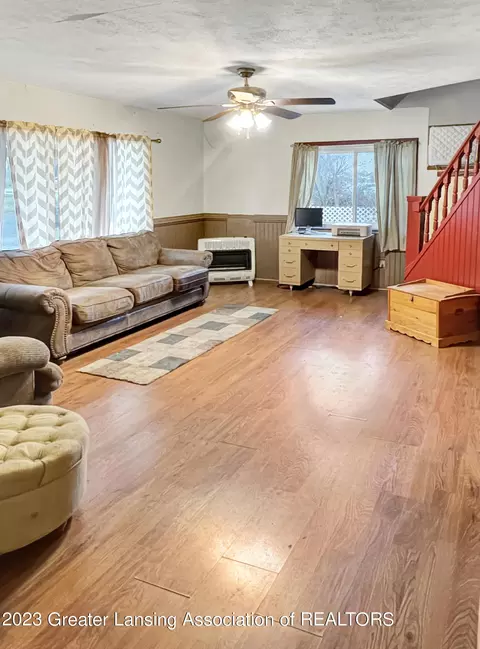 4308 1st St, Mcbride, MI 48852 photo 2