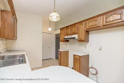 1191 E State Rd, Lansing, MI 48906 photo 14