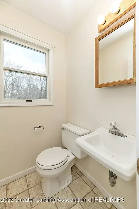 1191 E State Rd, Lansing, MI 48906 photo 15