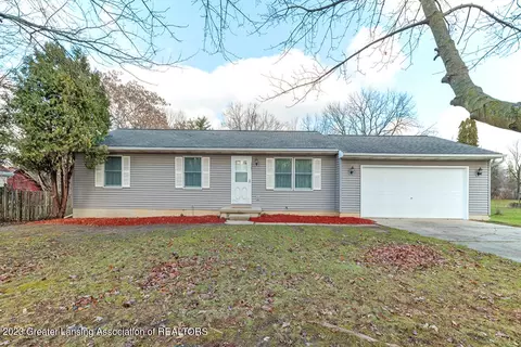 1191 E State Rd, Lansing, MI 48906