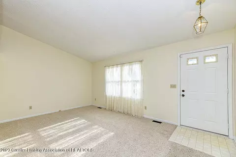 1191 E State Rd, Lansing, MI 48906 photo 6