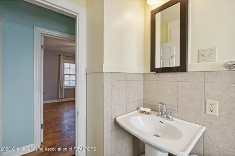 710 Pacific Ave, Lansing, MI 48910 photo 20