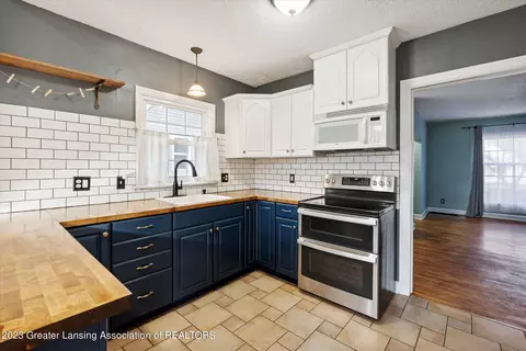 710 Pacific Ave, Lansing, MI 48910 photo 15
